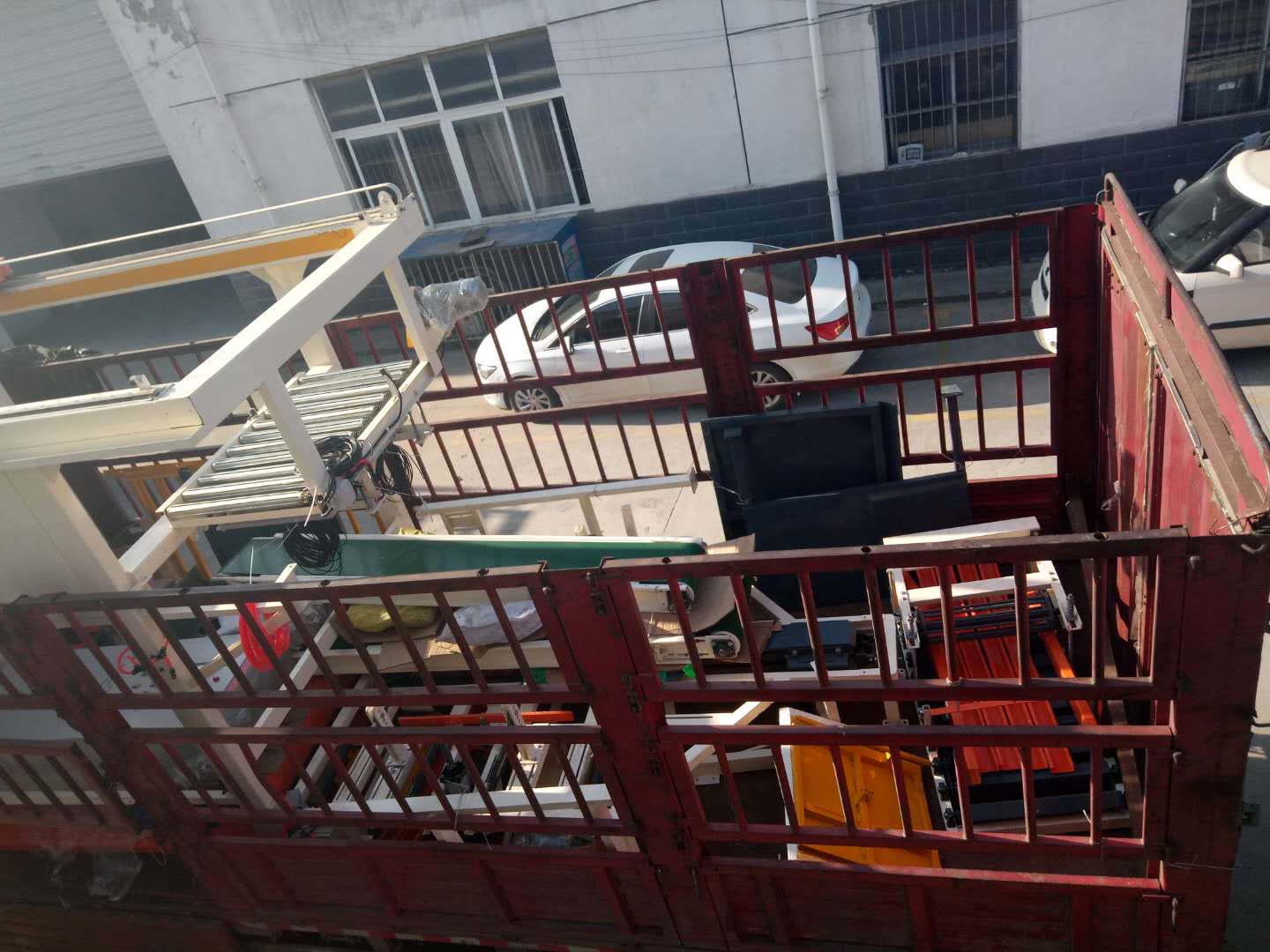 合肥力托包裝機(jī)械設(shè)備公司發(fā)貨忙